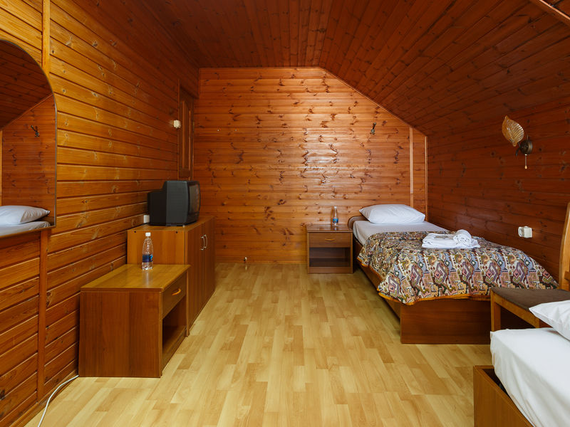 Мансардный Семейный 4-местный 2-комнатный в коттедже