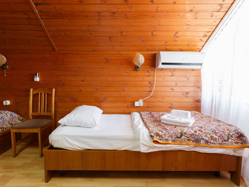 Мансардный Семейный 4-местный 2-комнатный в коттедже