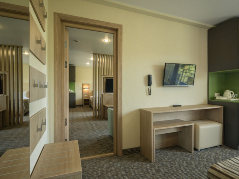 Люкс 4-местный 2-комнатный (VIP корпус 2)