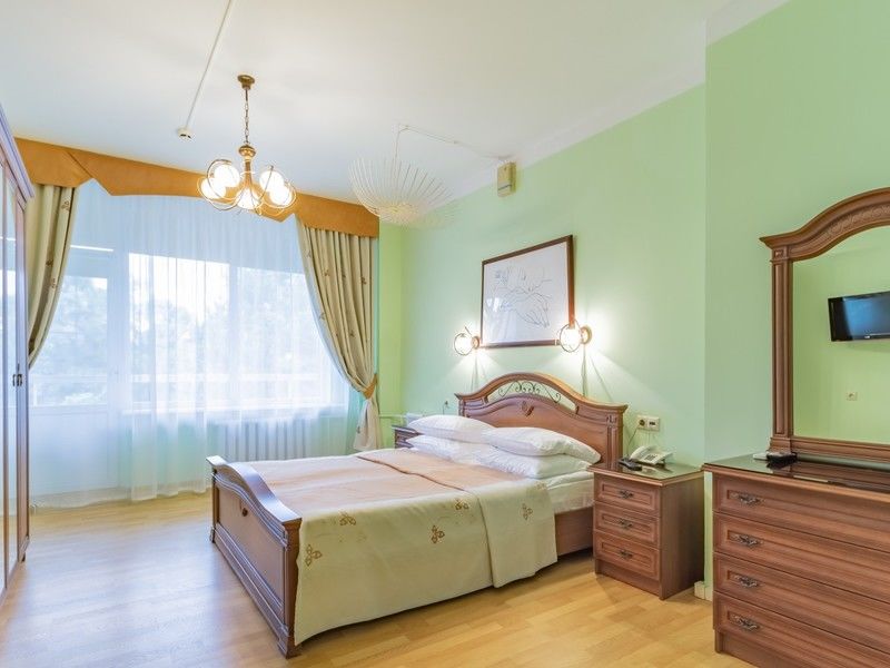 Люкс 2-местный угловой 2-4 этаж