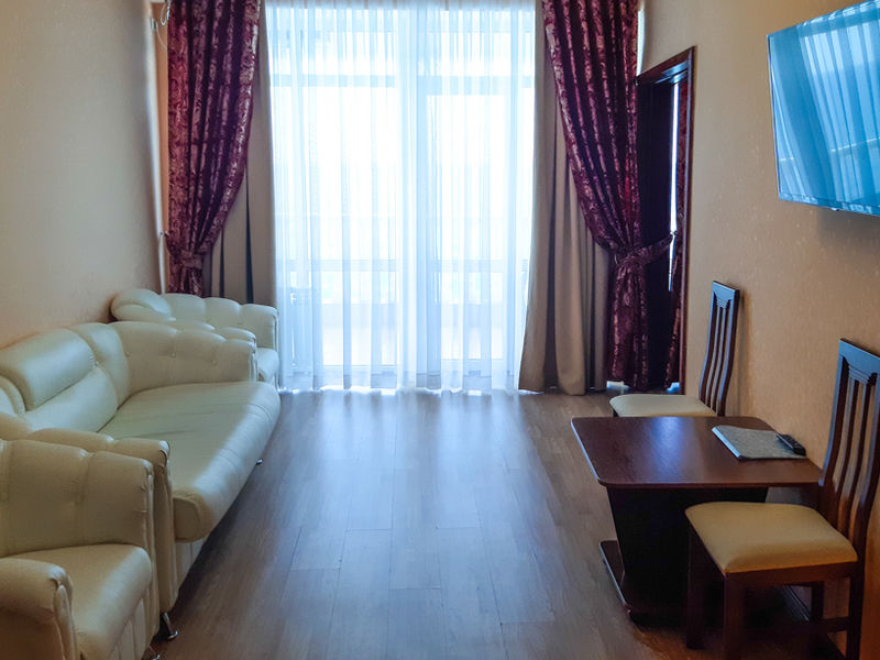 Люкс 2-местный 2-комнатный с джакузи