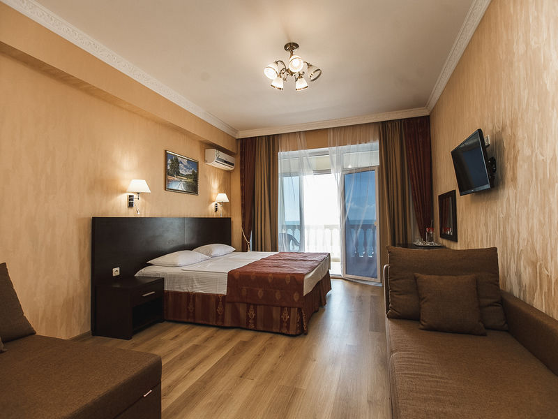 Стандарт 2-местный 1-комнатный с балконом с видом на море (корпус А)