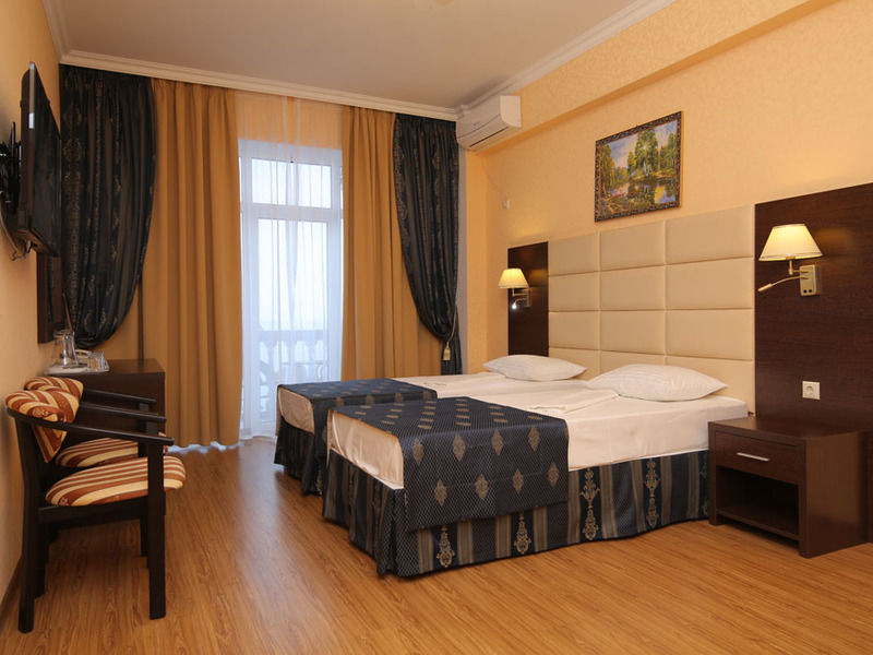 Стандарт 2-местный 1-комнатный с балконом, вид на море (корпус Атола)