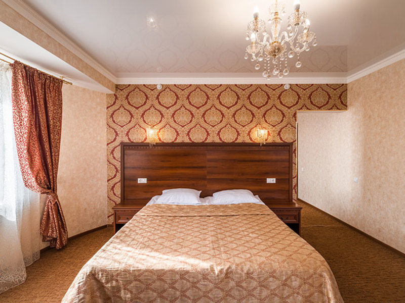 Люкс 2-местный 2-комнатный (с балконом)