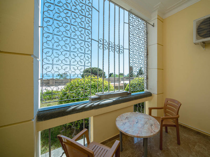 Люкс 2-местный 2-комнатный (корпус №1) (вид на море)