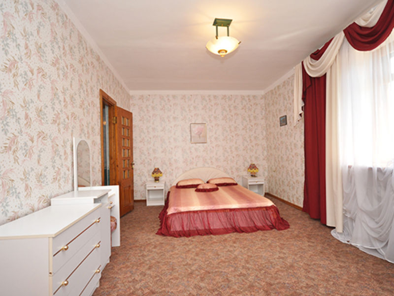 Люкс 2-местный 2-комнатный коттедж №9