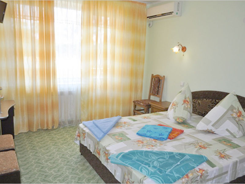 Стандартный 2-местный 2-комнатный (VIP-дворик)