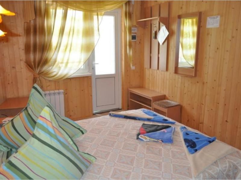 Улучшенный 2-местный 2-комнатный (деревянный коттедж)