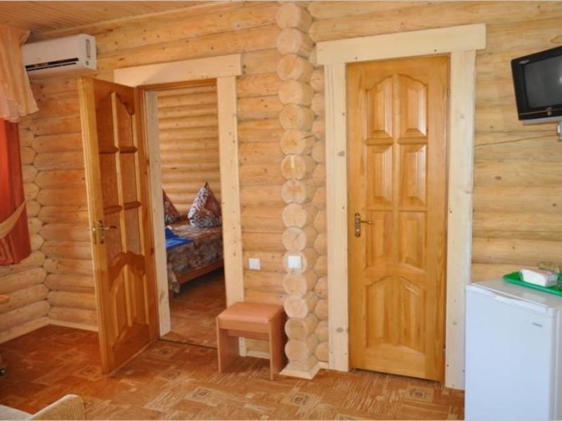 Улучшенный 2-местный 2-комнатный (деревянный коттедж)