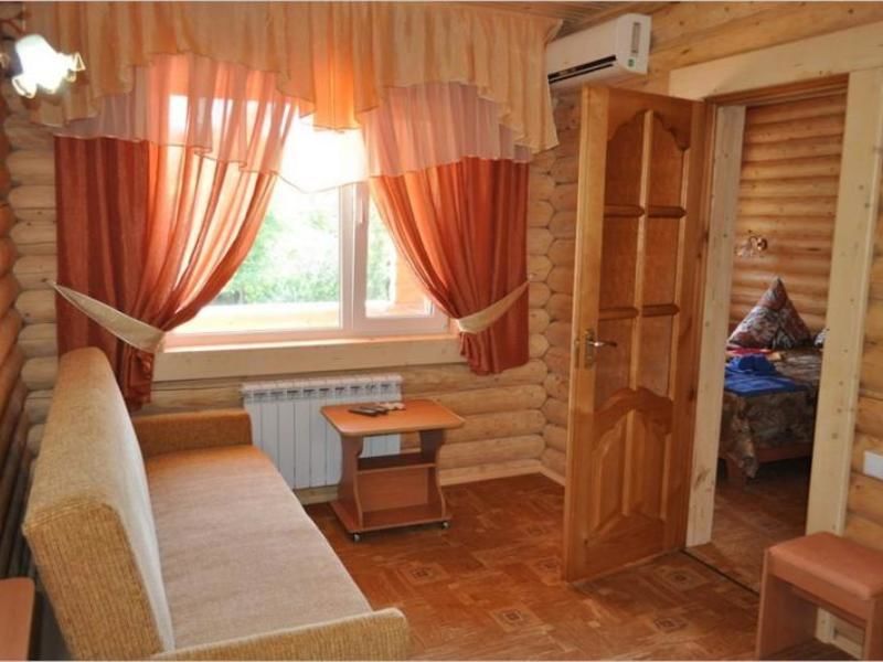 Улучшенный 2-местный 2-комнатный (деревянный коттедж)