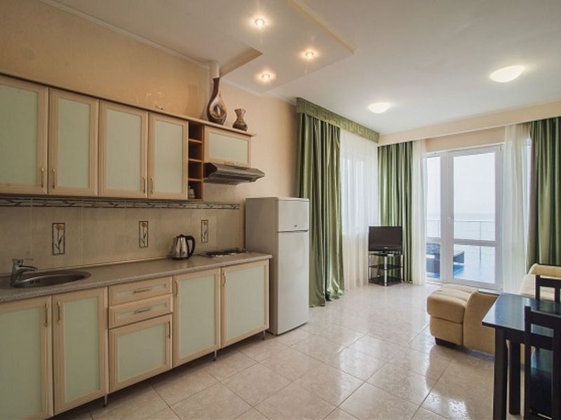 Люкс 2-местный (вид на море)