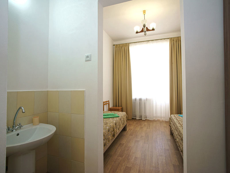 Эконом 2-местный с частичными удобствами