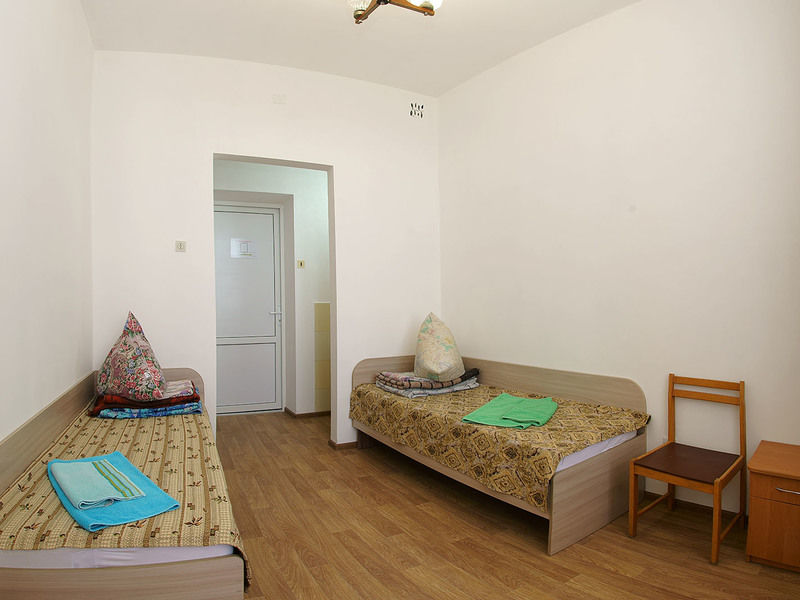 Эконом 2-местный с частичными удобствами