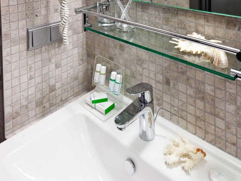 Люкс 3-местный 2-комнатный с двуспальной кроватью и диваном