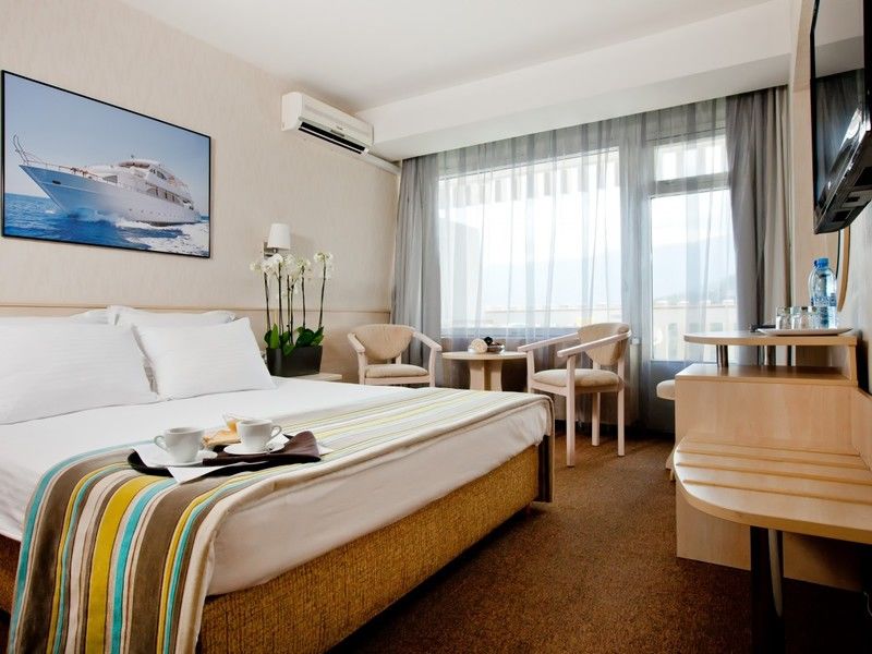 Стандартный 2-местный с одной двуспальной кроватью