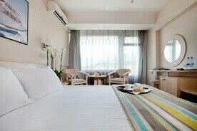 Стандартный 2-местный с одной двуспальной кроватью, СПА-отель Ялта Интурист, Ялта