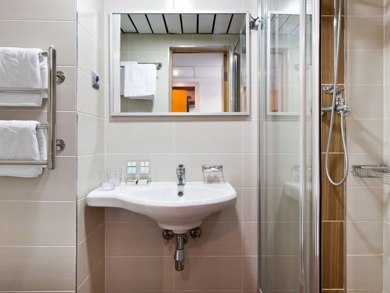 Стандартный 2-местный с одной двуспальной кроватью