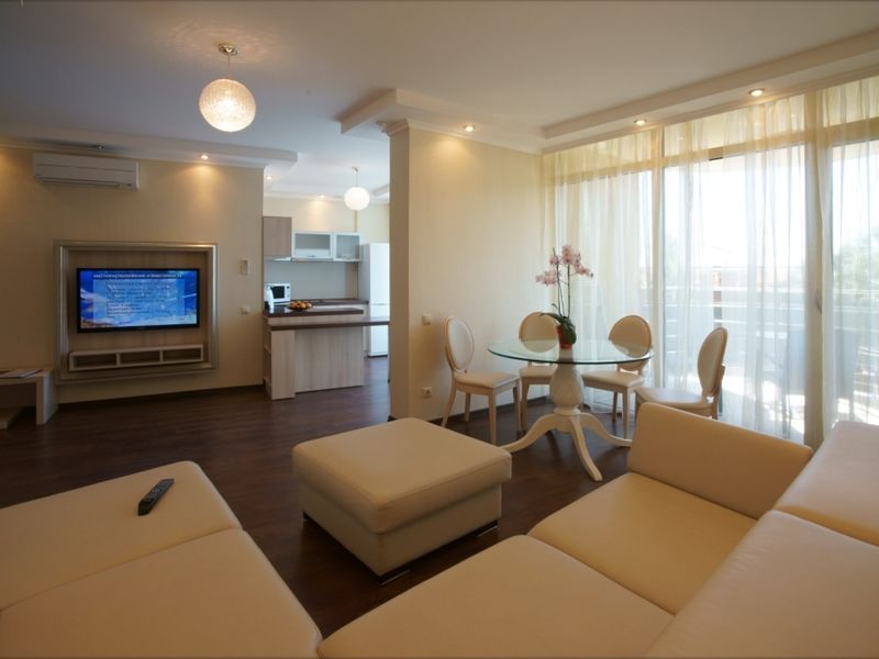 Люкс 4-местный 3-комнатный Президентский