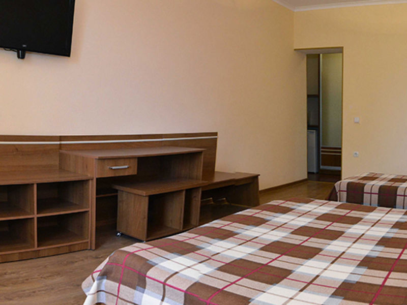 трехместный