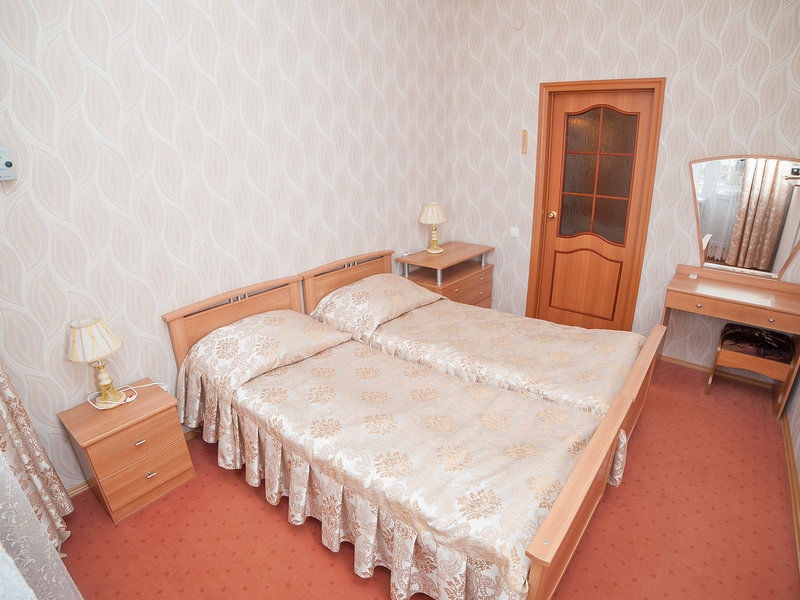 Люкс 2-местный 2-комнатный ( с балконом)