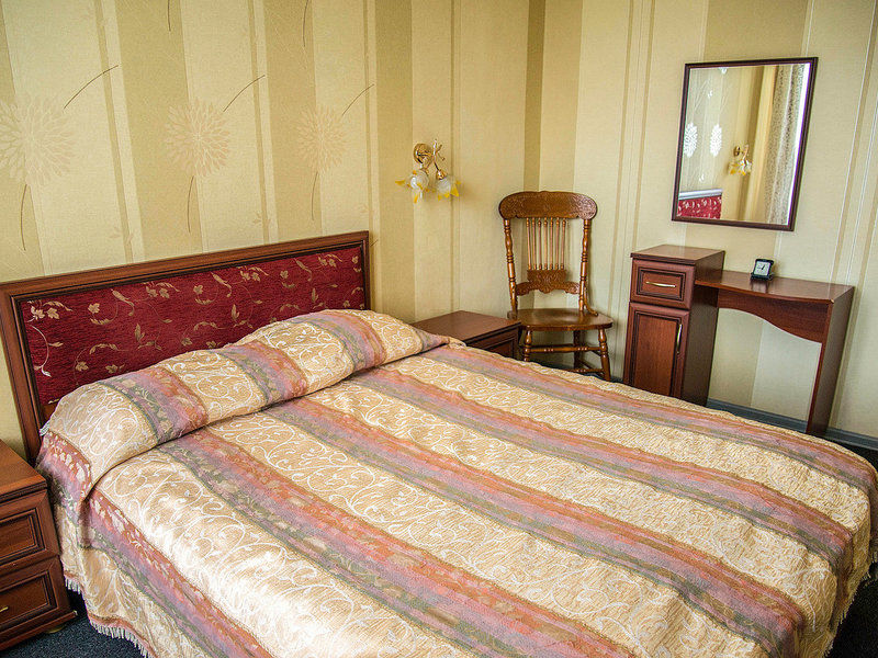 Люкс 2-местный 2-комнатный ( с балконом)