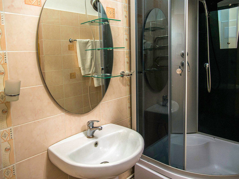 Люкс 2-местный 2-комнатный ( с балконом)