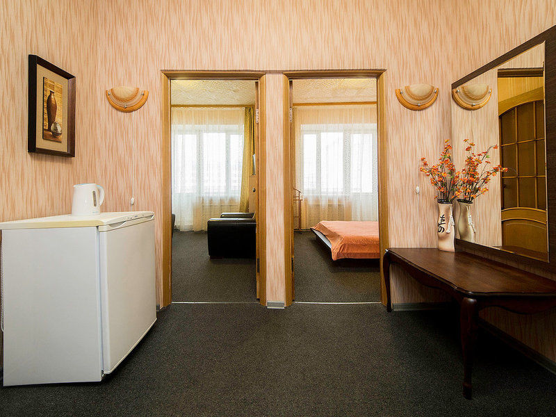 Люкс 2-местный 2-комнатный ( с балконом)