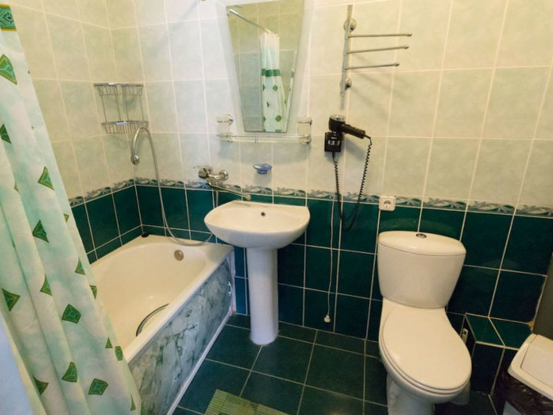 Люкс 2-местный 2-комнатный "Замок" №204,203,304,303 без сауны