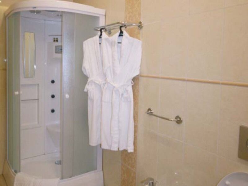 Джуниор сюит 2-местный 2-комнатный (208)