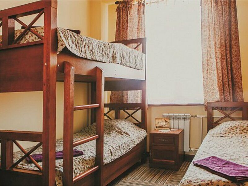 гостевой дом улей белокуриха. белокуриха общежитие. 3х местный номер. хостел в белокурихе. хостел белокуриха.