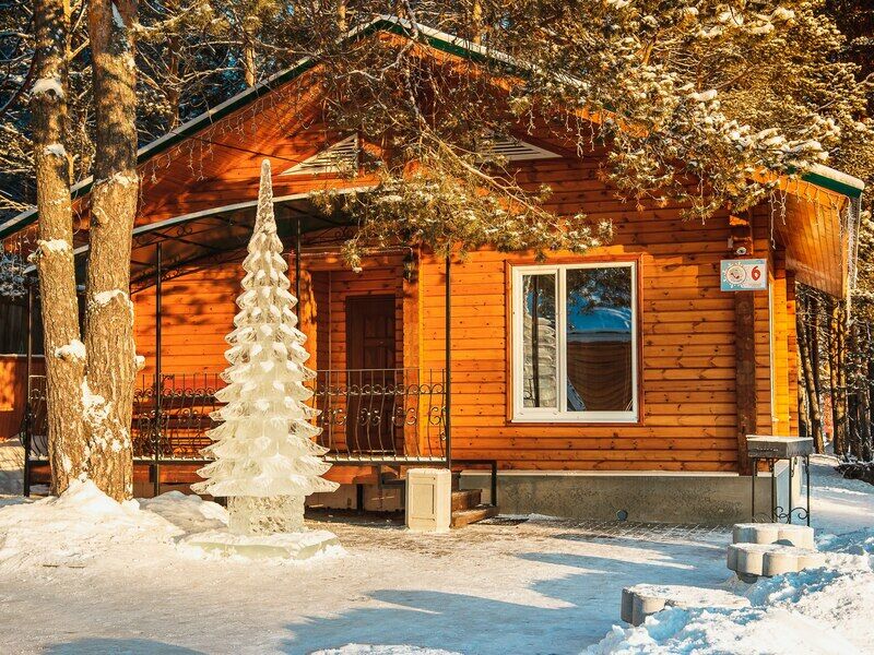 Коттедж 4-местный №6 «Маша и медведь»