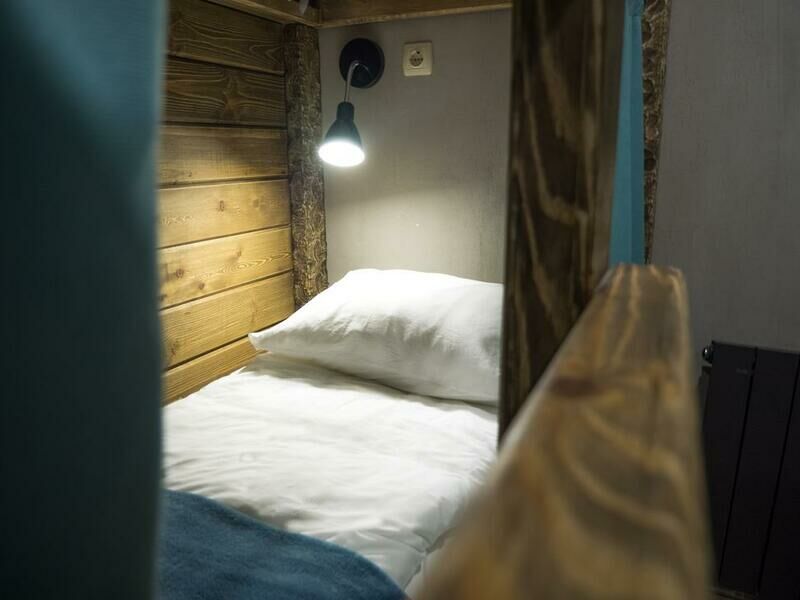 Место место в общем 8-местном