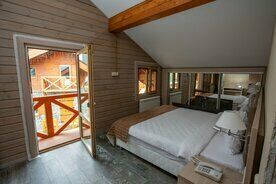 Шале с 4-мя спальнями на 8-10 человек, Отель Arkhyz Royal Resort & Spa, Архыз