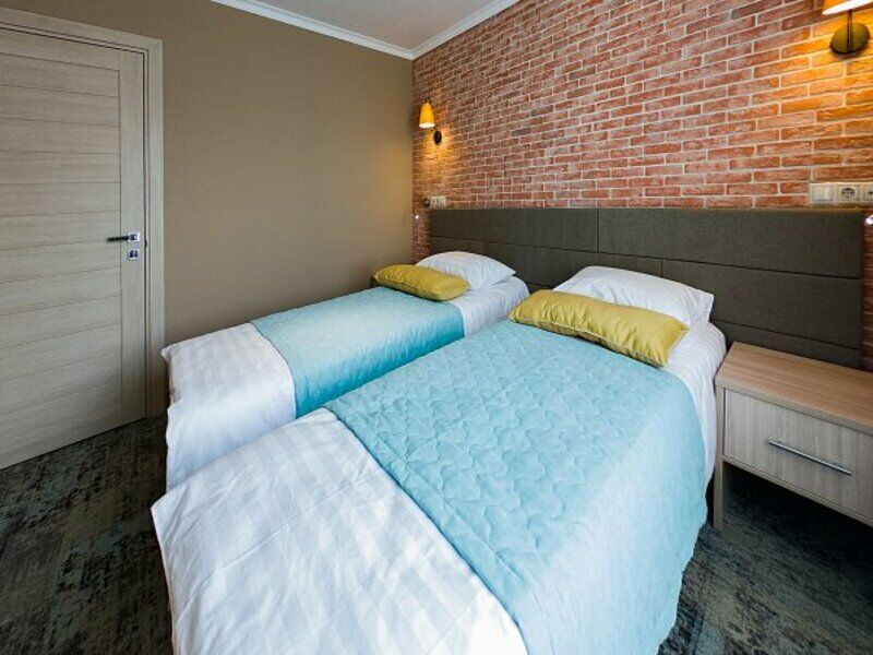 Люкс 2-местный 2-комнатный (вид на территорию)