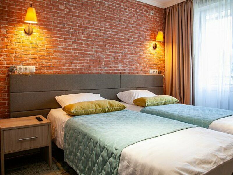 Люкс 2-местный 2-комнатный (вид на территорию)