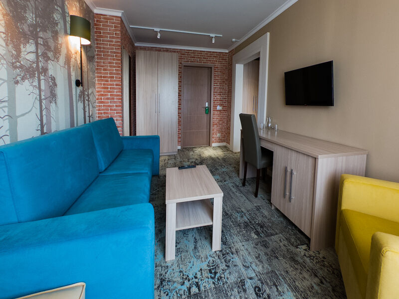 Люкс 2-местный 2-комнатный (вид на территорию)