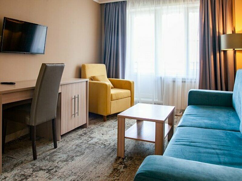 Люкс 2-местный 2-комнатный (вид на территорию)