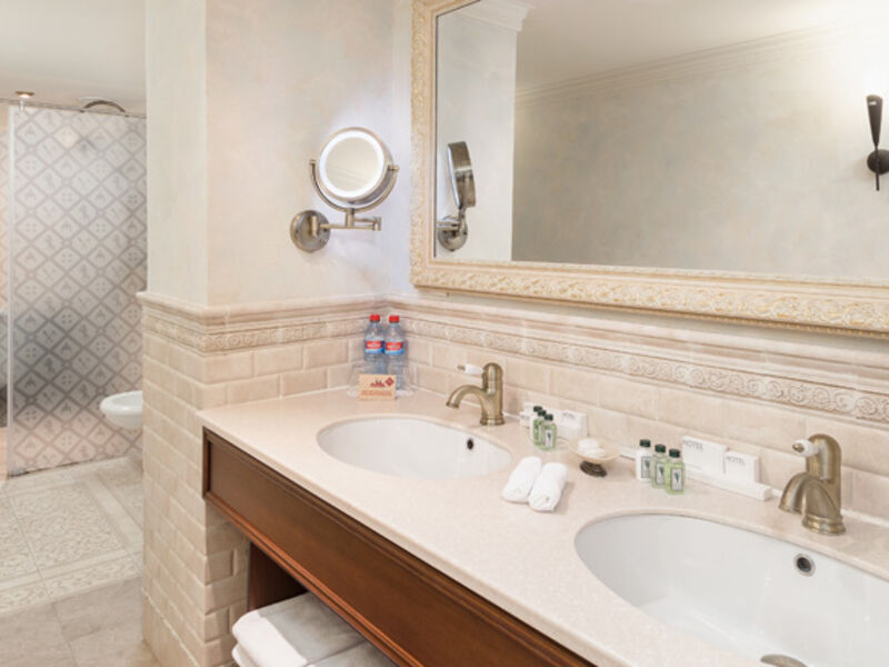 Люкс Короля 2-местный 2-комнатный