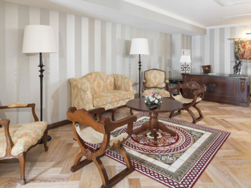 Люкс Роял 4-местный 3-комнатный