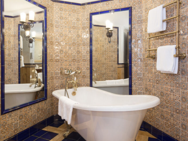 Люкс Роял 4-местный 3-комнатный