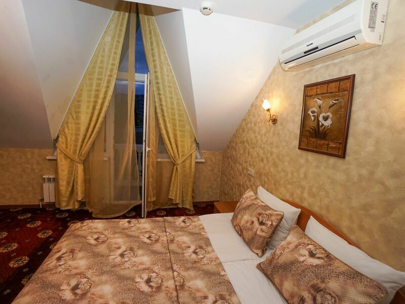 Мансардный 2-местный с балконом