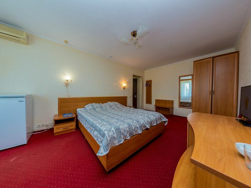 Стандартный 2-местный (без балкона 4 этаж корпус 1)