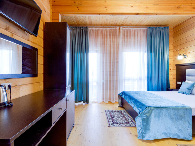 Делюкс 3-местный (деревянный)