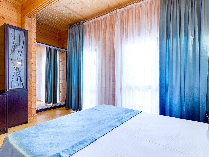 Делюкс 3-местный (деревянный)