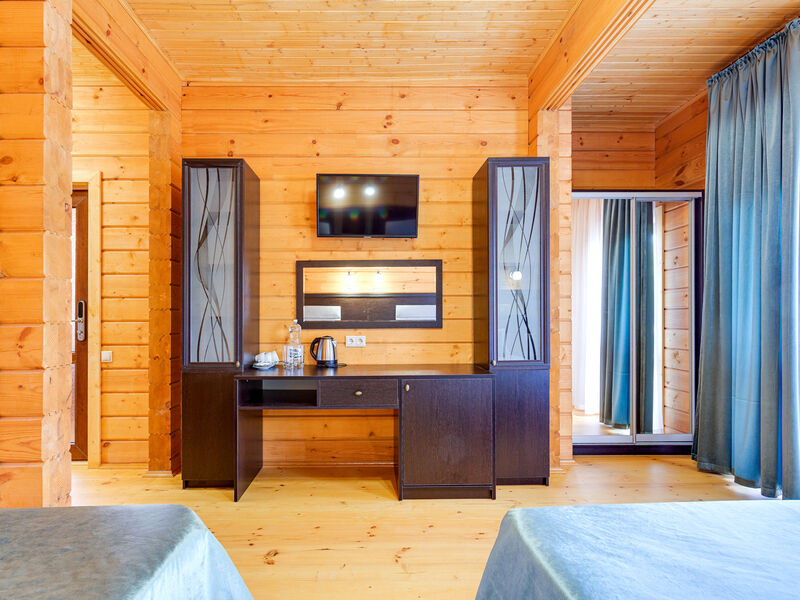 Делюкс 3-местный (деревянный)