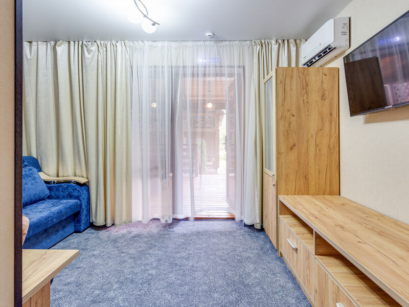 Люкс 2-местный 2-комнатный (с террасой)