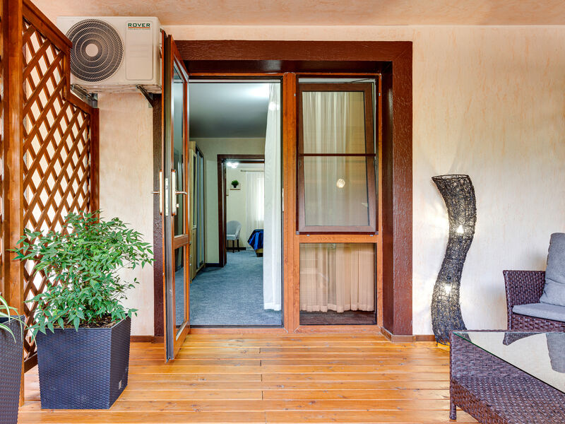 Люкс 2-местный 2-комнатный (с террасой)