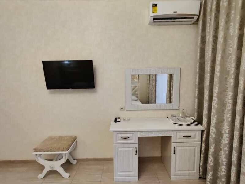 Стандартный 3-местный (вид на гостиницу)