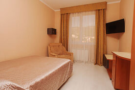 Улучшенный 2-местный с террасой (французская кровать) 5 этаж, Отель Круиз на Серафимовича, Геленджик