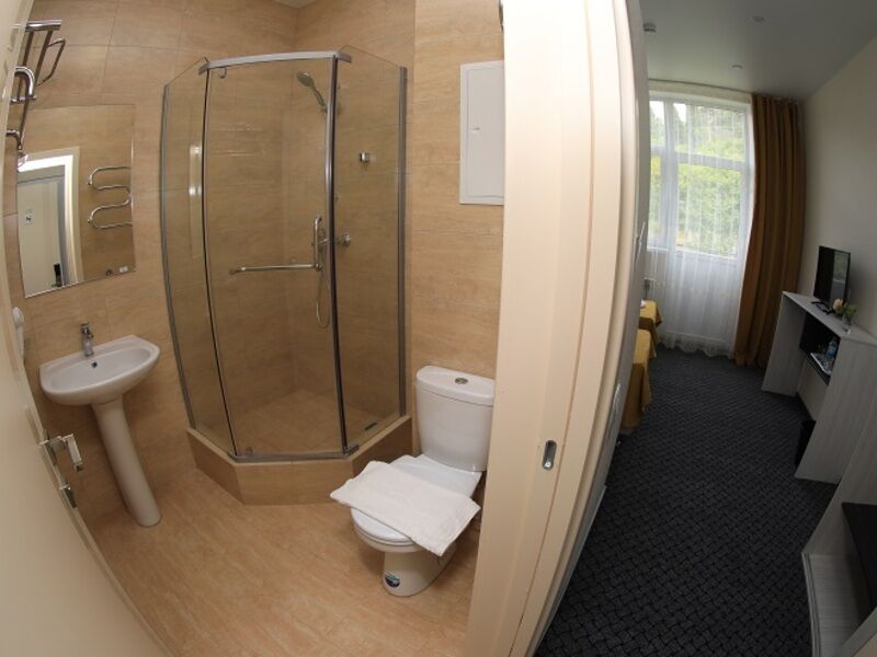 Стандарт 2-местный номер с частичным видом на море